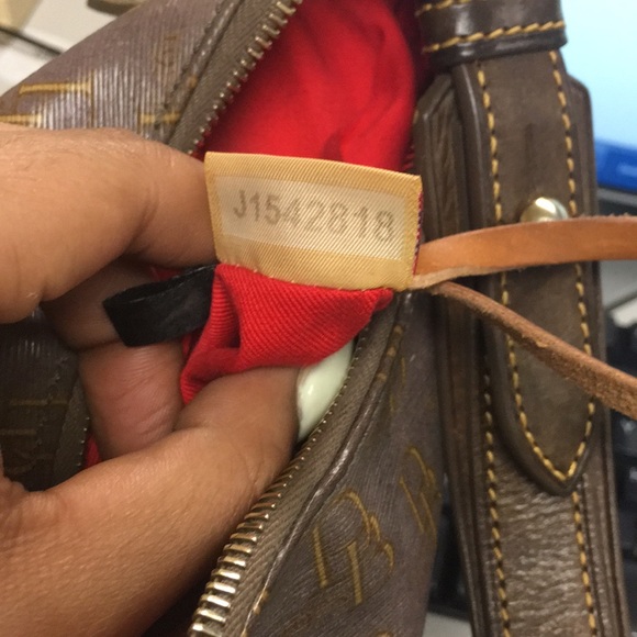 Dooney and bourke purse - Picture 3 of 4